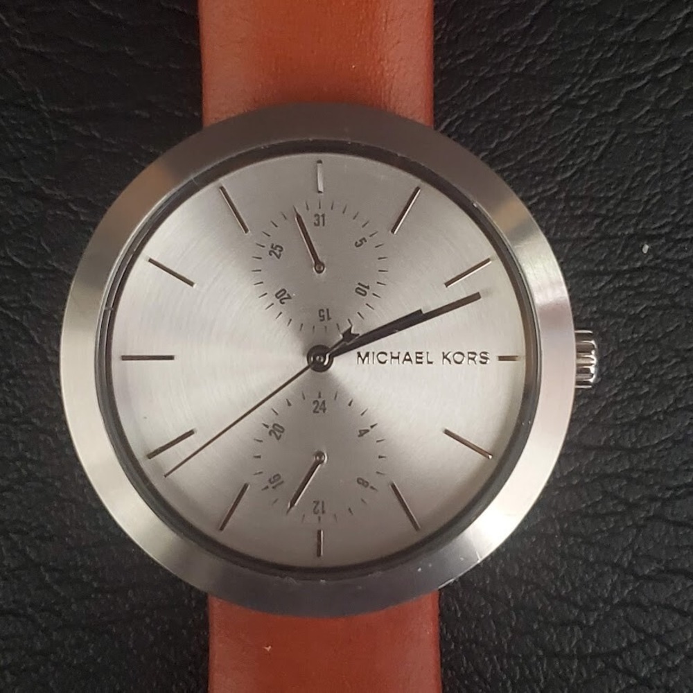 Michael‎ Kors Garner Women's Watch 39mm MK2573 Day Date Leather Band New Battery